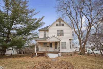 /international/us/613-n-jackson-street-mount-pleasant-ia-110097105900/