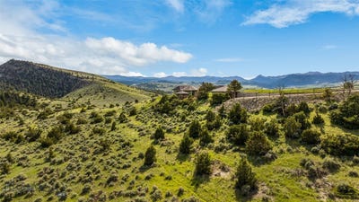 /international/us/506-brackett-creek-road-clyde-park-mt-110094687915/