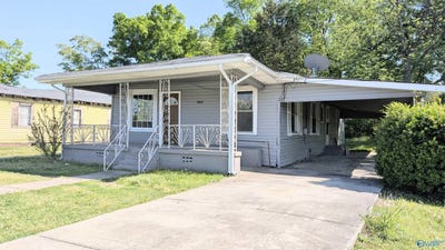 /international/us/2702-hickory-street-gadsden-al-110107381619/