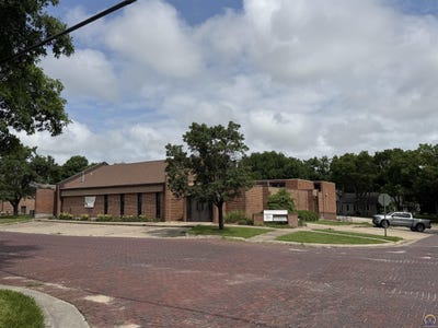 /international/us/402-w-fifth-st-holton-ks-110109026382/