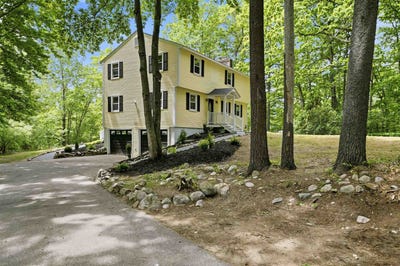 /international/us/27-gilcreast-road-londonderry-nh-110108492370/