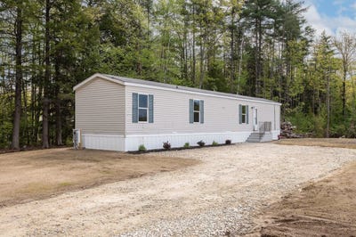 /international/us/58-shaw-drive-rochester-nh-110108174671/