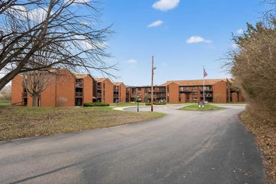 /international/us/2929-sunnyside-303a-drive-rockford-il-110105883533/