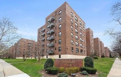 /international/us/73-03-bell-boulevard-queens-ny-110106931673/