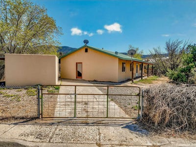 /international/us/330-la-luz-drive-taos-nm-110106852027/