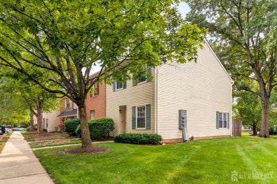 /international/us/390-mcdowell-drive-east-brunswick-nj-110109813387/