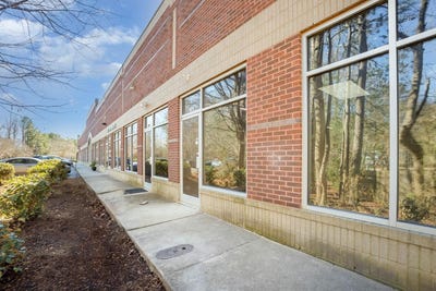 /international/us/5621-departure-drive-raleigh-nc-110105257439/