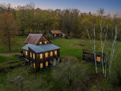/international/us/2923-diamond-hill-road-st-johnsbury-vt-110108541651/