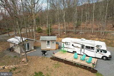 /international/us/263-white-tail-road-woodward-pa-110107342879/