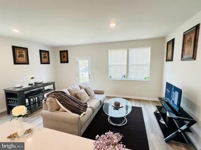/international/us/624-benjamin-court-pleasantville-nj-110099598428/