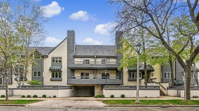 /international/us/2555-n-lake-dr-milwaukee-wi-110108075301/