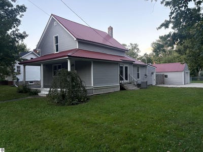 /international/us/511-s-church-street-st-johns-mi-110110366127/