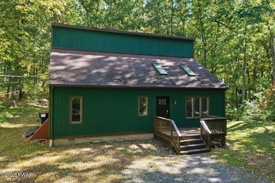 /international/us/105-forest-drive-hawley-pa-110120454486/