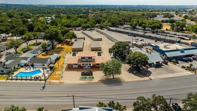 /international/us/405-s-washington-st-fredericksburg-tx-110104817456/