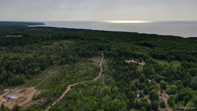 /international/us/tbd-superior-shores-little-america-atlantic-mine-mi-110100452071/?lang=zh-tw