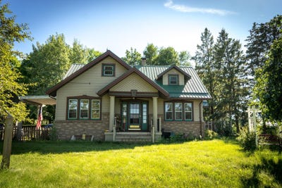 /international/us/105-n-highway-71-hewitt-mn-110109419487/