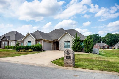 /international/us/1412-sullivan-circle-jonesboro-ar-110110363592/