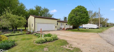 /international/us/307-e-chicago-albion-ia-110107824877/