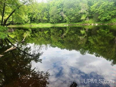 /international/us/wilderness-way-road-lot-5-crystal-falls-mi-110108639301/