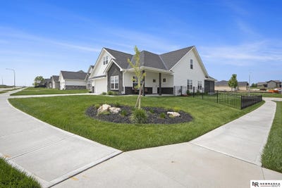/international/us/12352-horizon-street-papillion-ne-110101461019/?lang=de