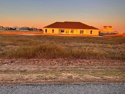 /international/us/1365-cape-velero-dr-rockport-tx-110095900569/