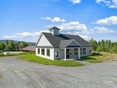 /international/us/2198-main-street-rangeley-me-110120621994/