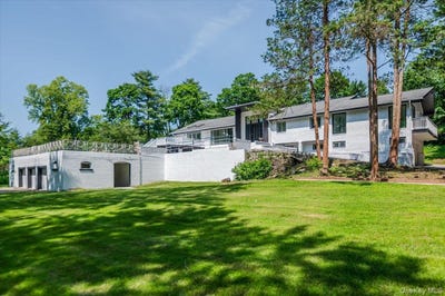 /international/us/452-e-shore-road-great-neck-ny-110100035467/