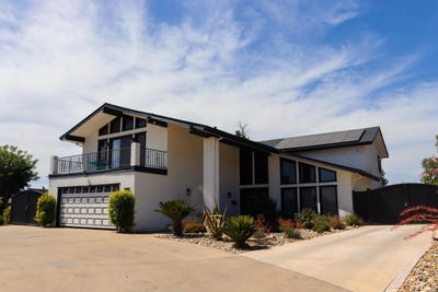 /international/us/723-w-pine-street-exeter-ca-110108496813/