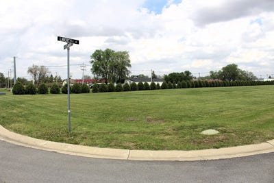 /international/us/34-liberty-lane-lot-17a-17b-clinton-il-110107436592/