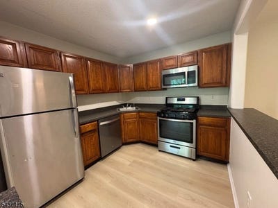 /international/us/7-sheffield-ct-north-brunswick-twp-nj-110108583510/