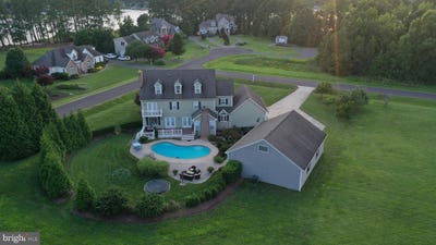 /international/us/105-port-court-grasonville-md-110100816018/