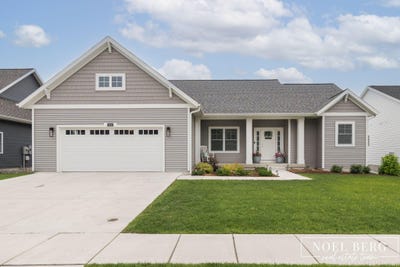 /international/us/7253-atwater-drive-spring-lake-mi-110108871499/