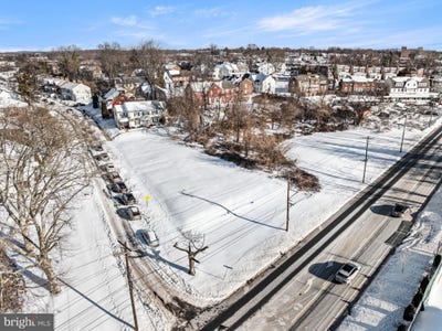 /international/us/907-913-meadow-lane-chester-pa-110105290311/