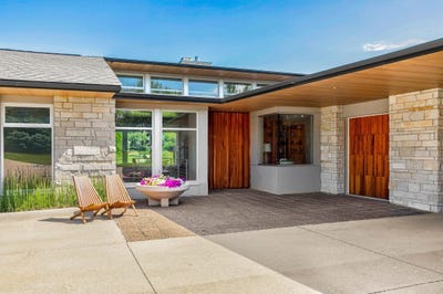 /international/us/1784-burr-oaks-drive-west-des-moines-ia-110108588452/