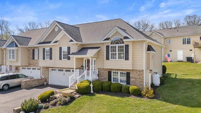 /international/us/100-portage-pl-bluefield-wv-110107403402/