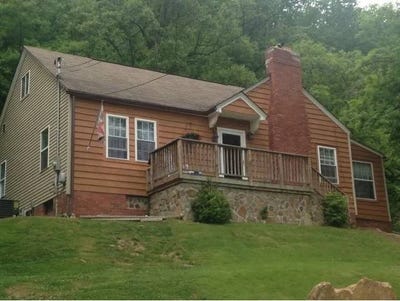 /international/us/130-oakwood-avenue-pineville-wv-110101240274/