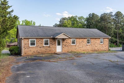 /international/us/606-n-thomas-st-south-hill-va-110108545464/