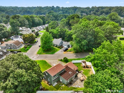 /international/us/37-old-barn-road-s-stamford-ct-110108279890/
