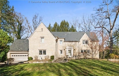 /international/us/1-barnes-place-charleston-wv-110108350995/