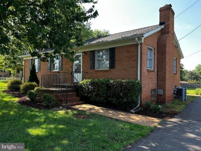 /international/us/525-azalea-street-culpeper-va-110109140558/