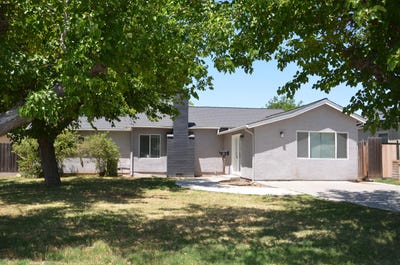 /international/us/648-b-street-lemoore-ca-110108494450/