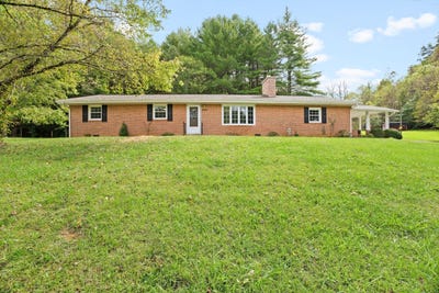 /international/us/2560-fishers-view-rd-shawsville-va-110106537565/