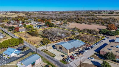 /international/us/407-n-bumblebee-dr-little-river-academy-tx-110100802542/