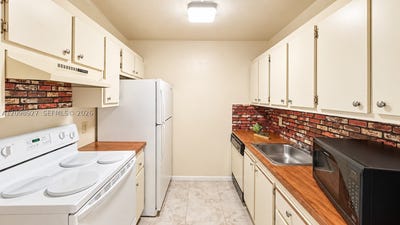 /international/us/101-sw-132nd-way-pembroke-pines-fl-110120131366/