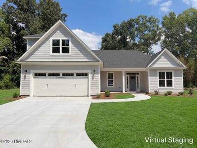 /international/us/122-live-oak-circle-lake-waccamaw-nc-110106735946/