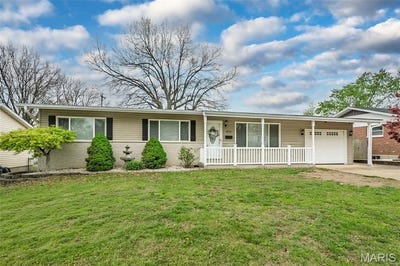 /international/us/404-elmwood-drive-st-charles-mo-110107352617/