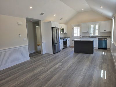 /international/us/87-acapesket-rd-falmouth-ma-110107265485/
