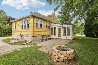 /international/us/235-w-college-avenue-oak-creek-wi-110101095880/