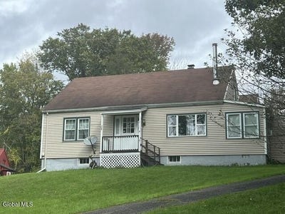 /international/us/43-frisbee-street-east-chatham-ny-110108963481/