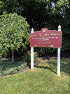 /international/us/1000-country-lake-court-west-babylon-ny-110109136539/